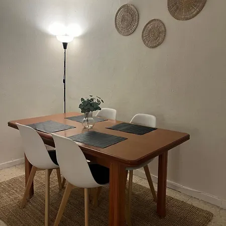 Cozy Next To Center Apartman